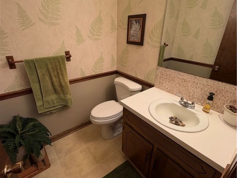 5319 Tanglewood Drive NE, Louisville, OH 44641 Photo 13