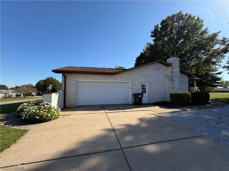 5319 Tanglewood Drive NE, Louisville, OH 44641 Photo 3