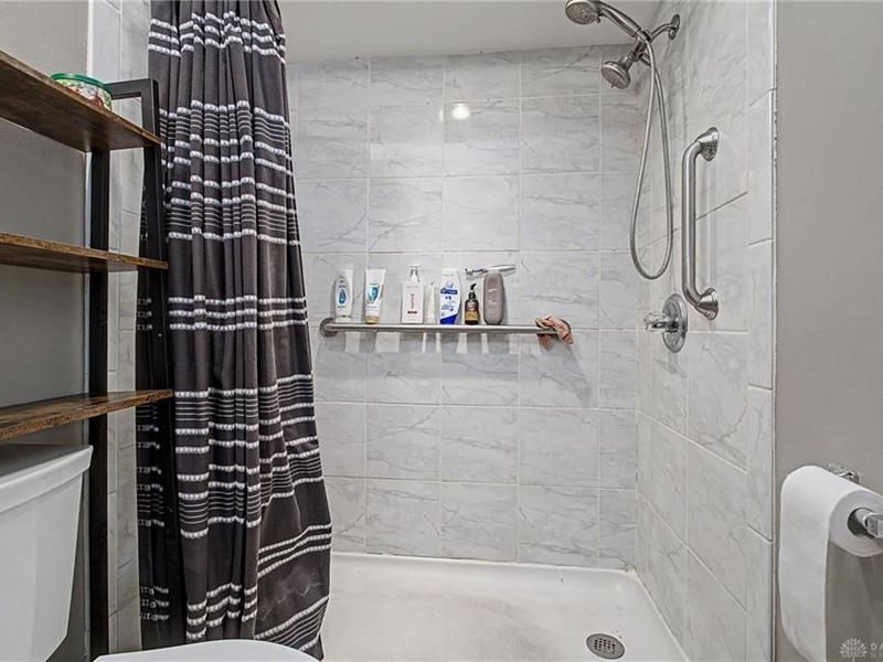 195 Barrington Drive, Hamilton, OH 45013 Photo 22