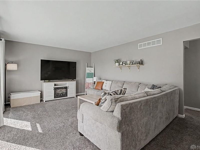 195 Barrington Drive, Hamilton, OH 45013 Photo 9