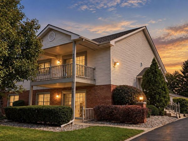 9827 Parkway Drive , Highland, IN 46322