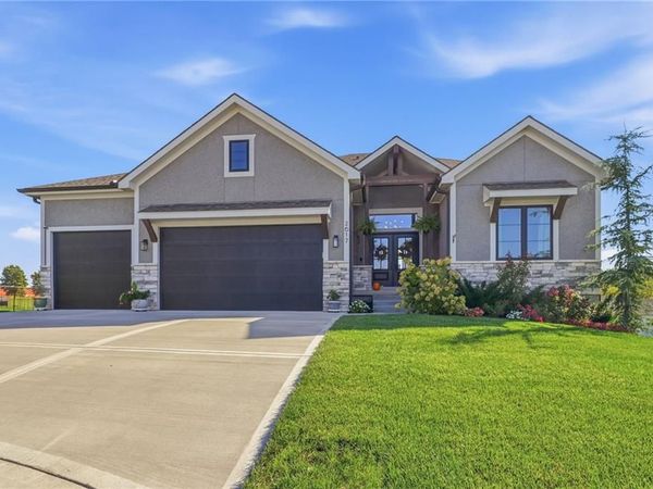 2617 NE Amanda Lane, Blue Springs, MO 64029