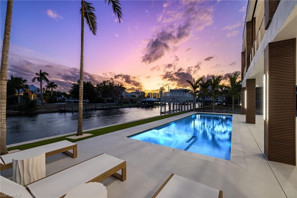 256 Trade Winds Ave , Naples, FL 34108 Photo