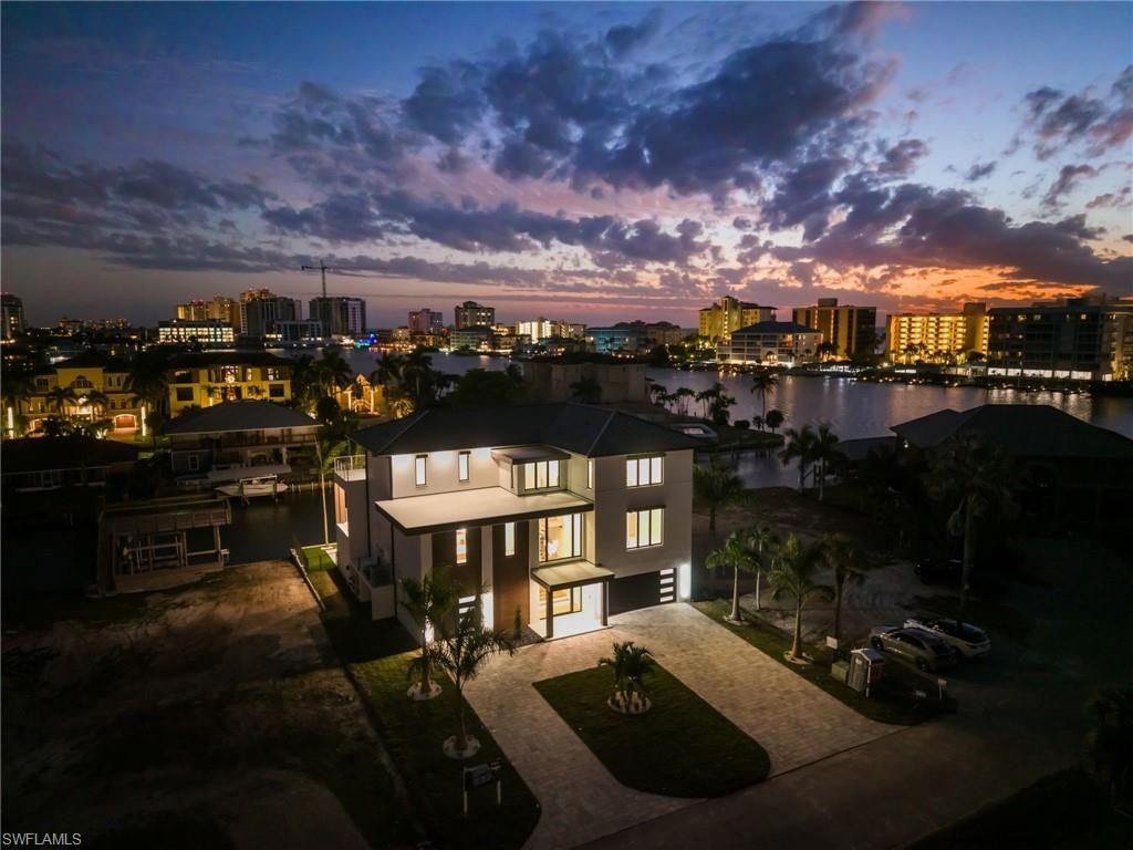 256 Trade Winds Ave , Naples, FL 34108 Photo