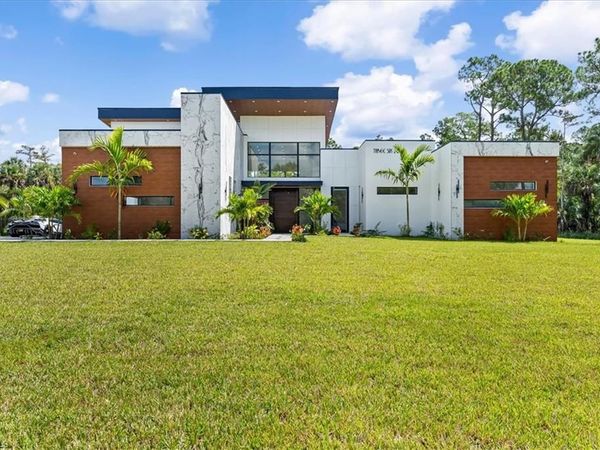 360 3rd ST NW, NAPLES, FL 34120