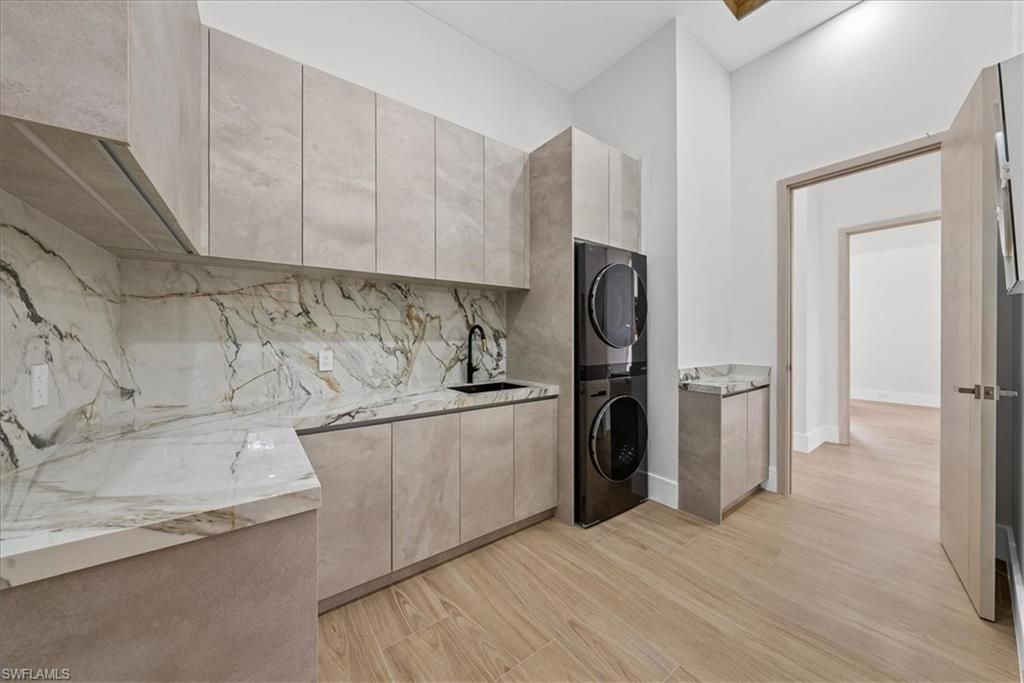 360 3rd St Nw, Naples, FL 34120 Photo