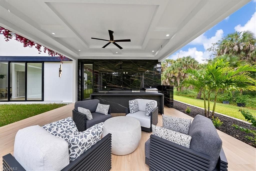 360 3rd St Nw, Naples, FL 34120 Photo