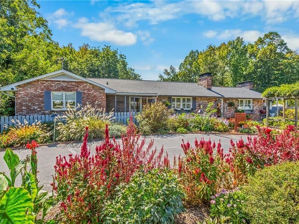 1859 Underpass Road , Advance, NC 27006