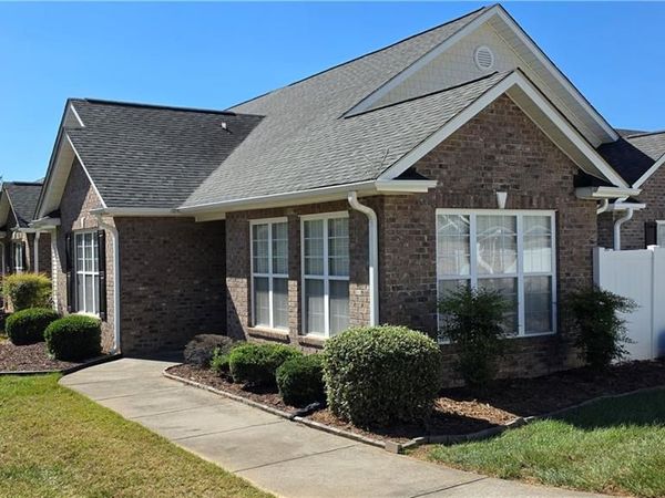 2427 Cross Vine Lane , Winston-Salem, NC 27103