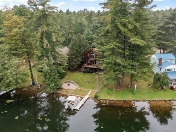 14 Massapoag Way, Dunstable, MA 01827