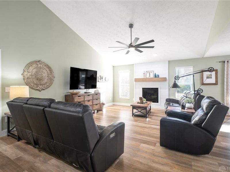 158 Timber Ridge Drive, Carlisle, OH 45005 Photo 5