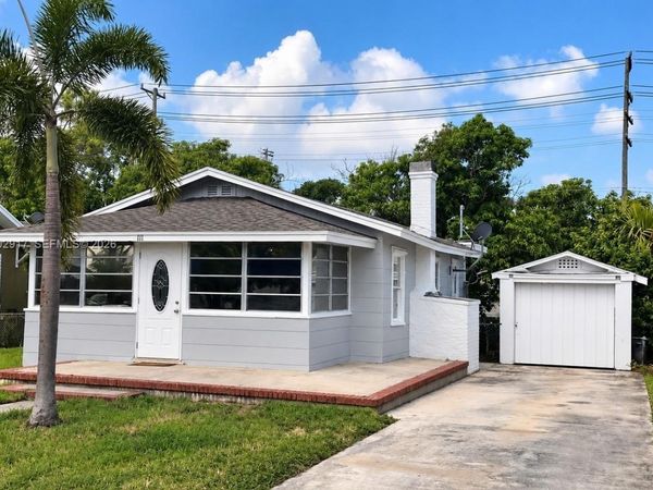 111 S B St , Lake Worth, FL 33460
