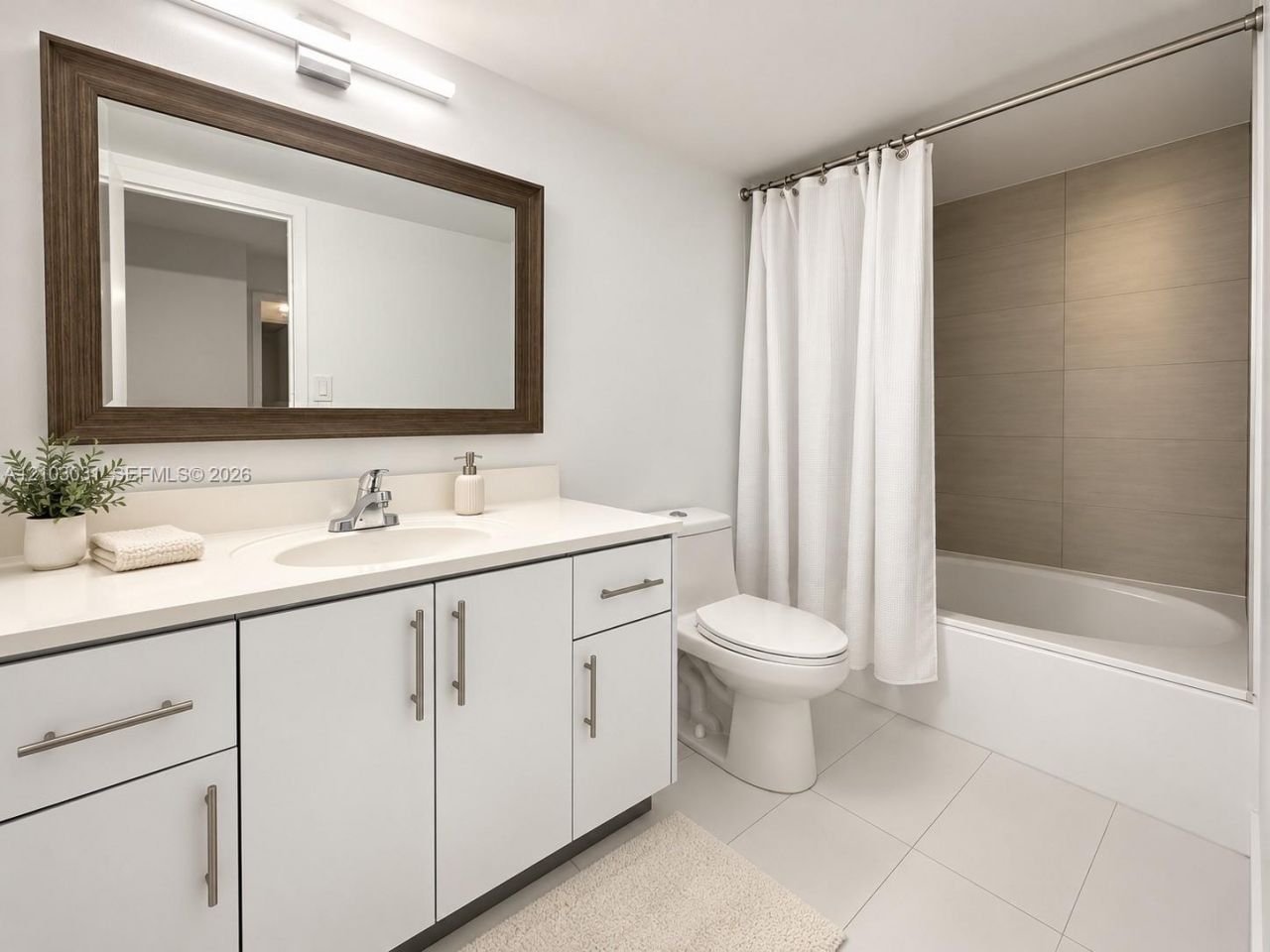 1000 Parkview Dr, Unit 202, Hallandale Beach, FL 33009 Photo