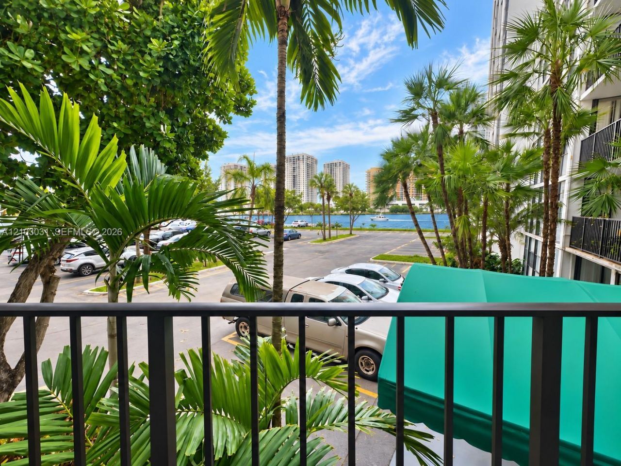 1000 Parkview Dr, Unit 202, Hallandale Beach, FL 33009 Photo