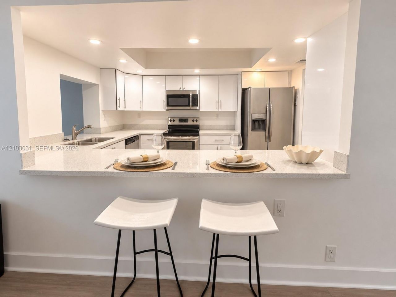 1000 Parkview Dr, Unit 202, Hallandale Beach, FL 33009 Photo