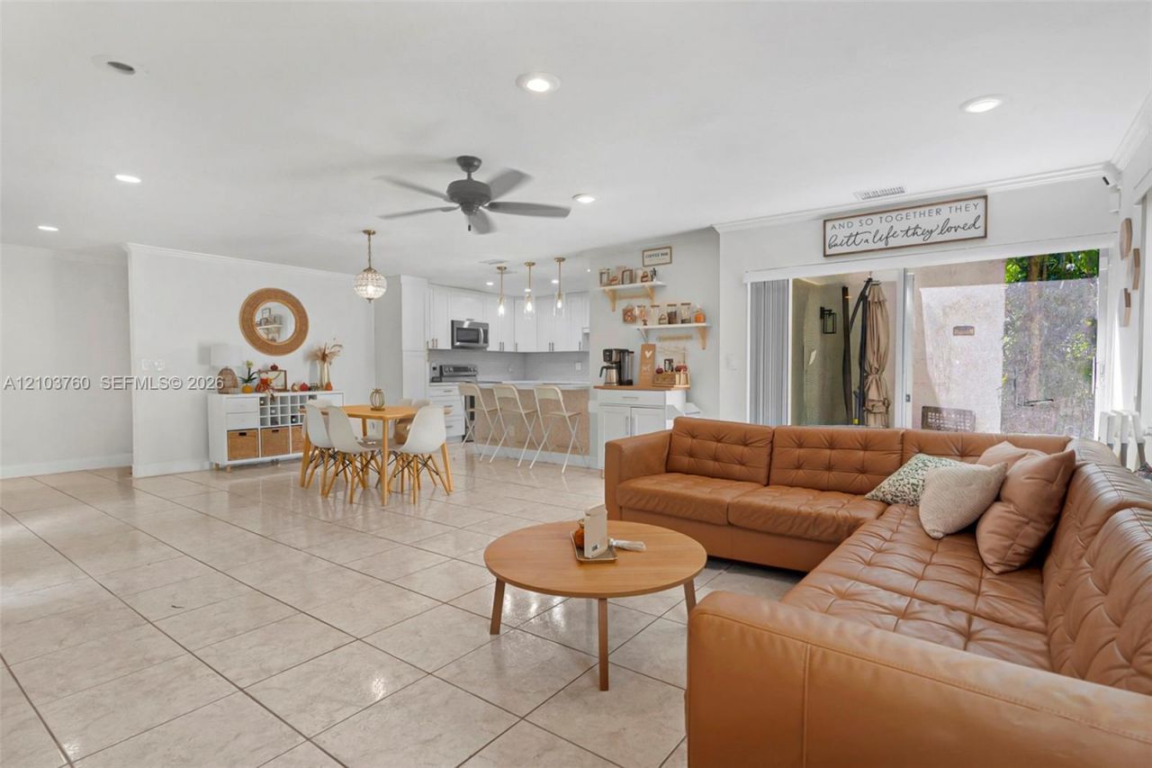 2131 Nova Village Dr , Davie, FL 33317 Photo