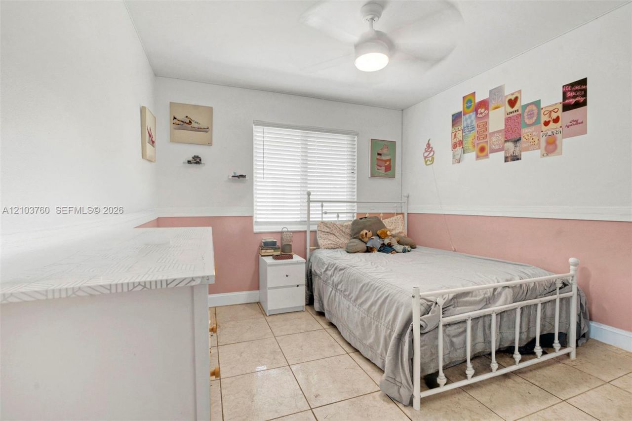 2131 Nova Village Dr , Davie, FL 33317 Photo