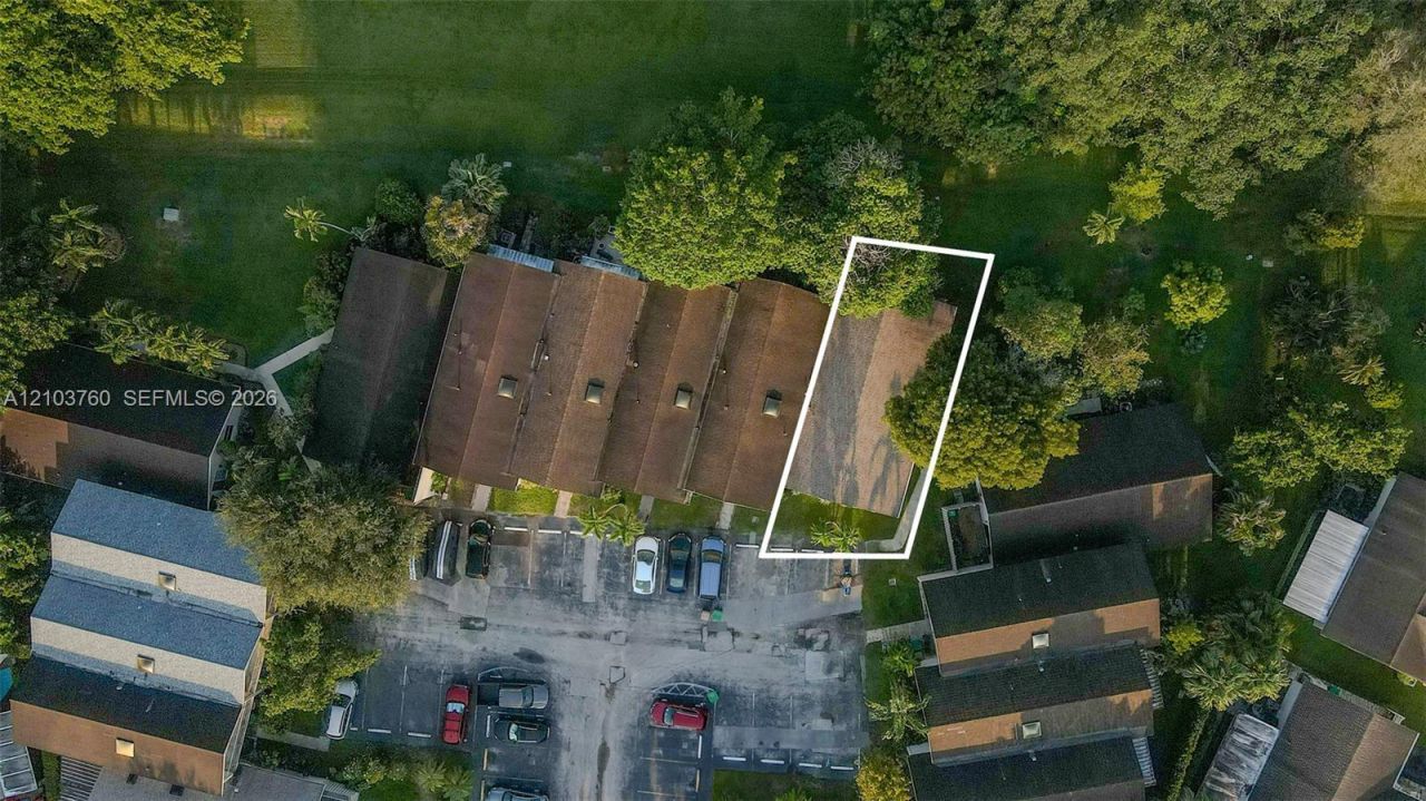 2131 Nova Village Dr , Davie, FL 33317 Photo