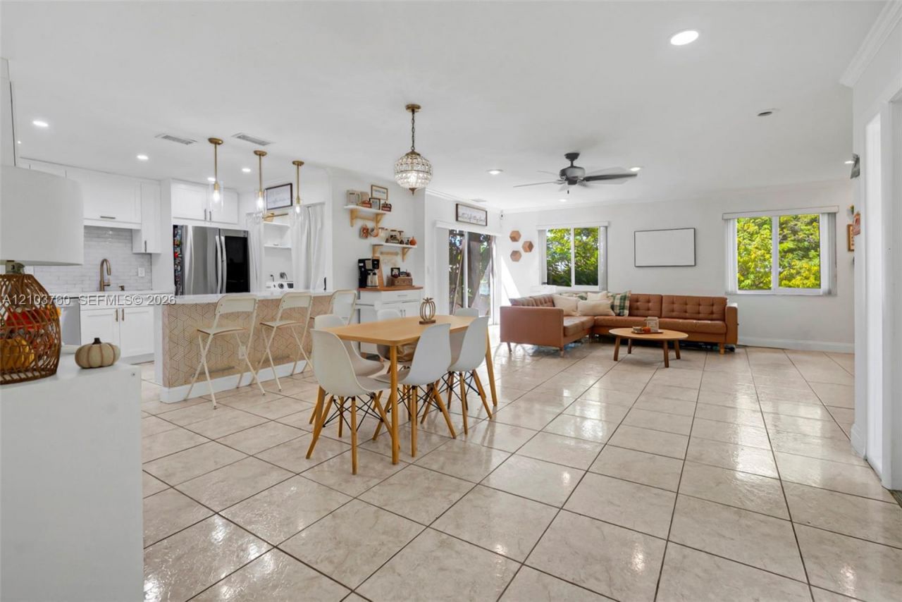 2131 Nova Village Dr , Davie, FL 33317 Photo
