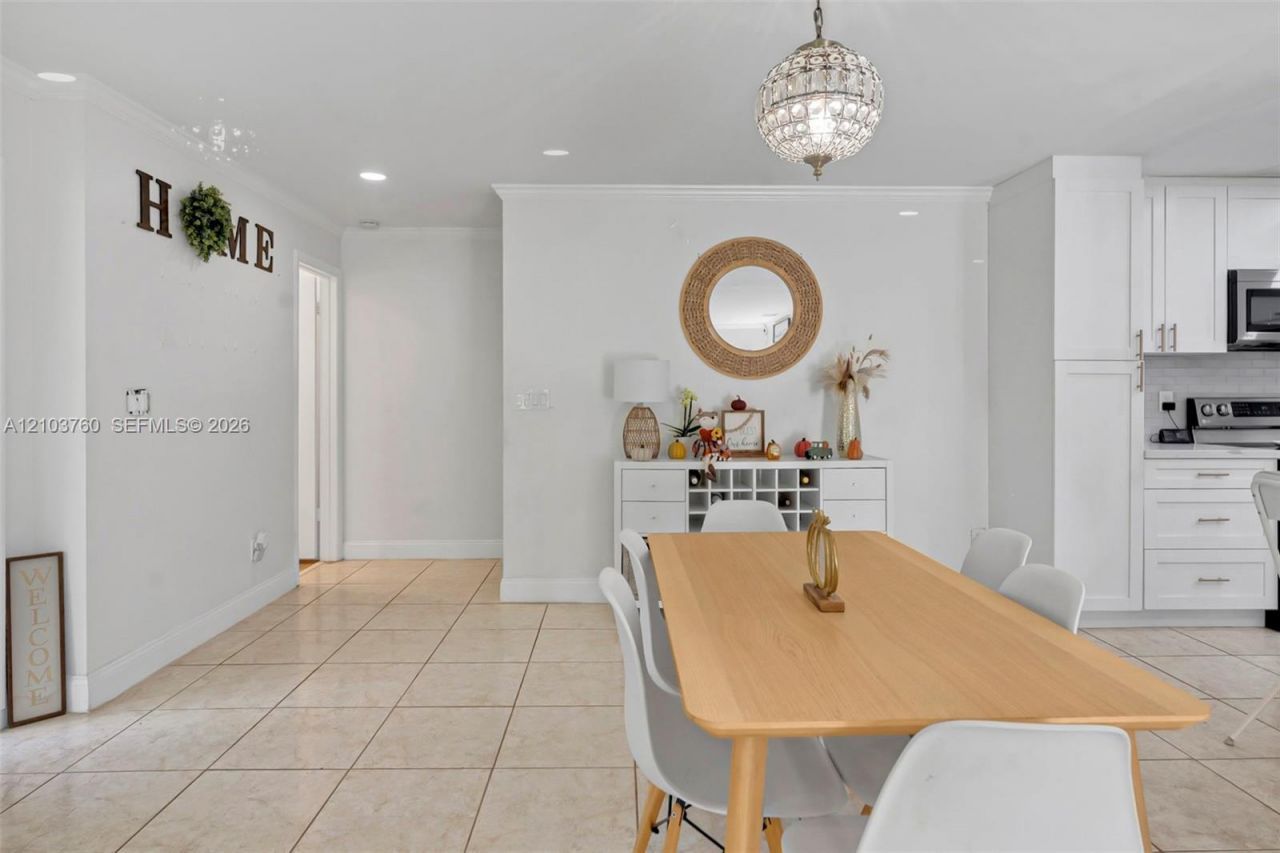 2131 Nova Village Dr , Davie, FL 33317 Photo