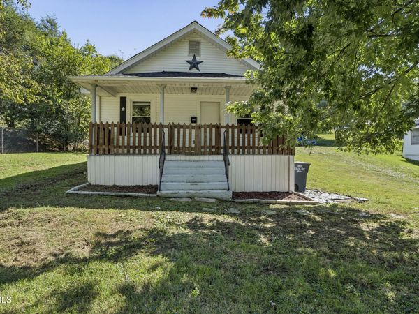 1820 Ridgeway Drive, Kingsport, TN 37664