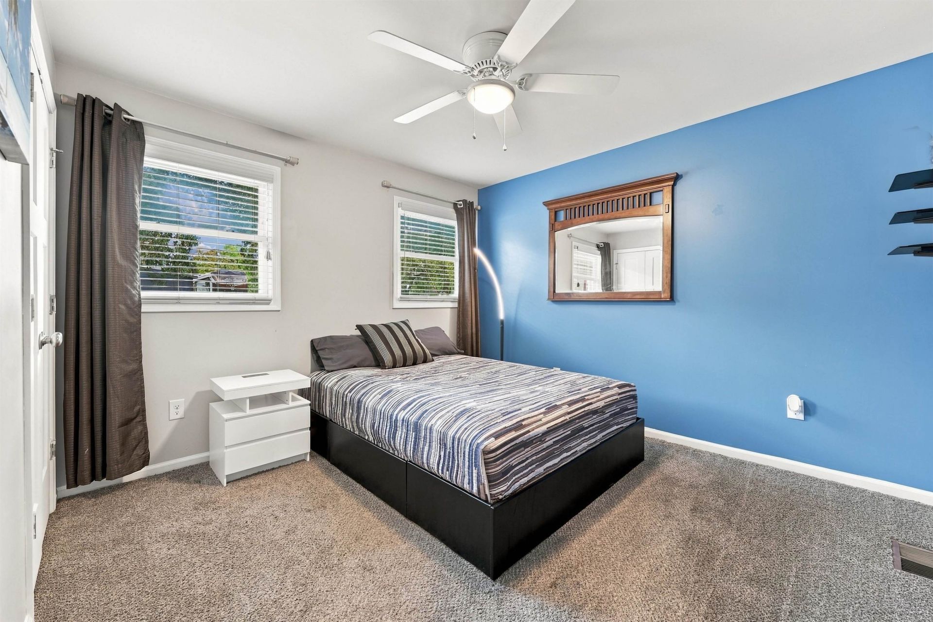 213 N Hollywood Dr. Photo 16
