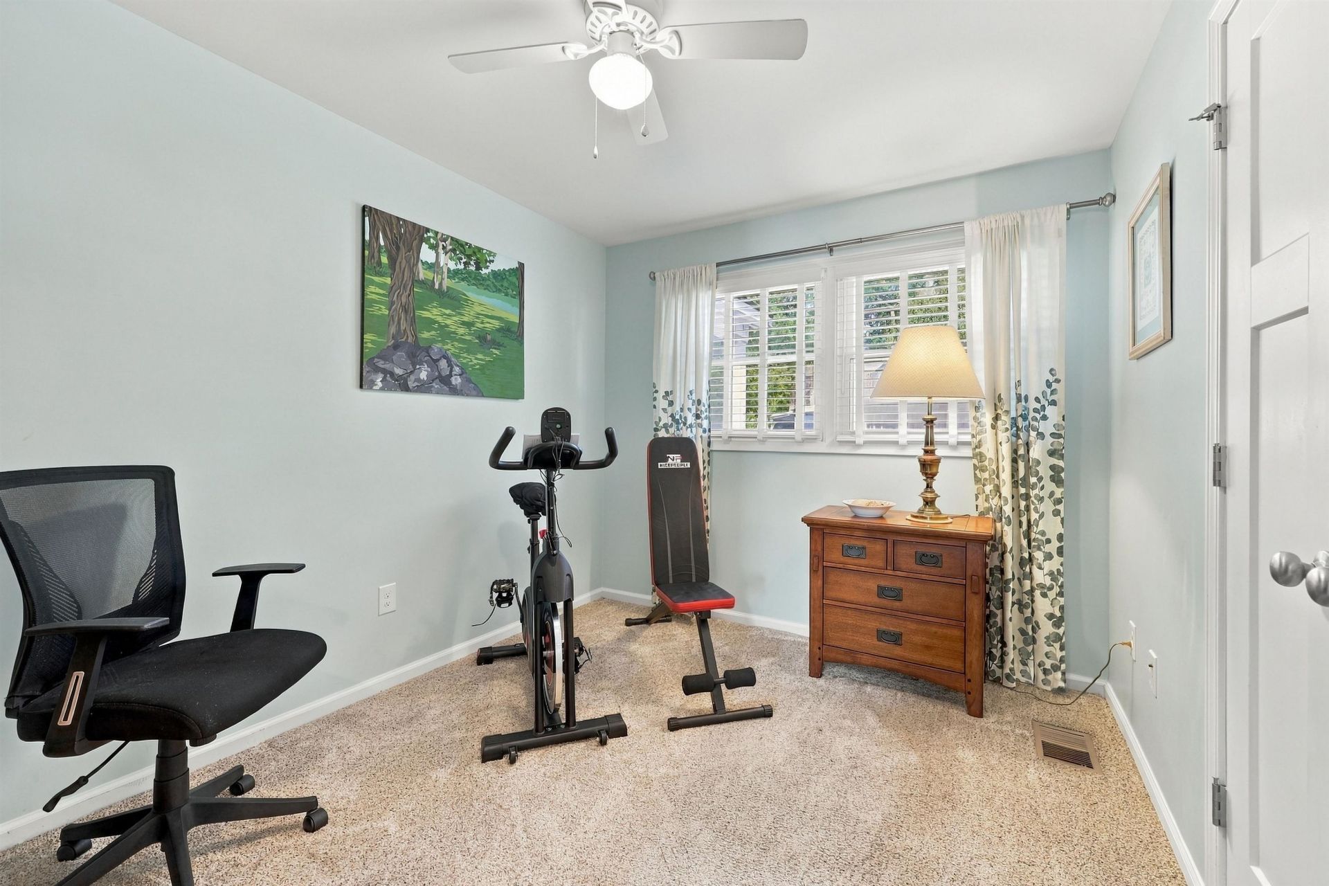 213 N Hollywood Dr. Photo 17