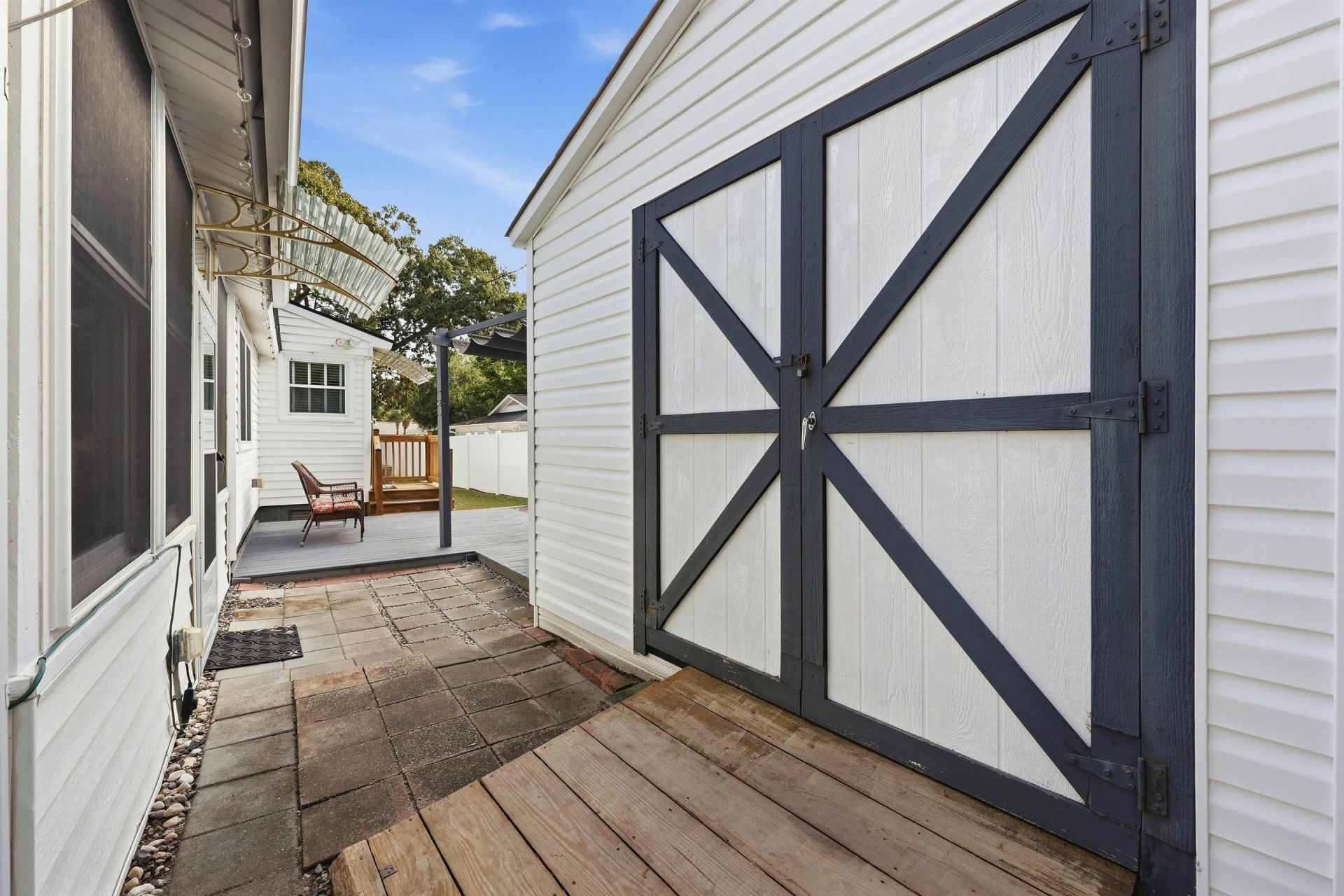 213 N Hollywood Dr. Photo 25