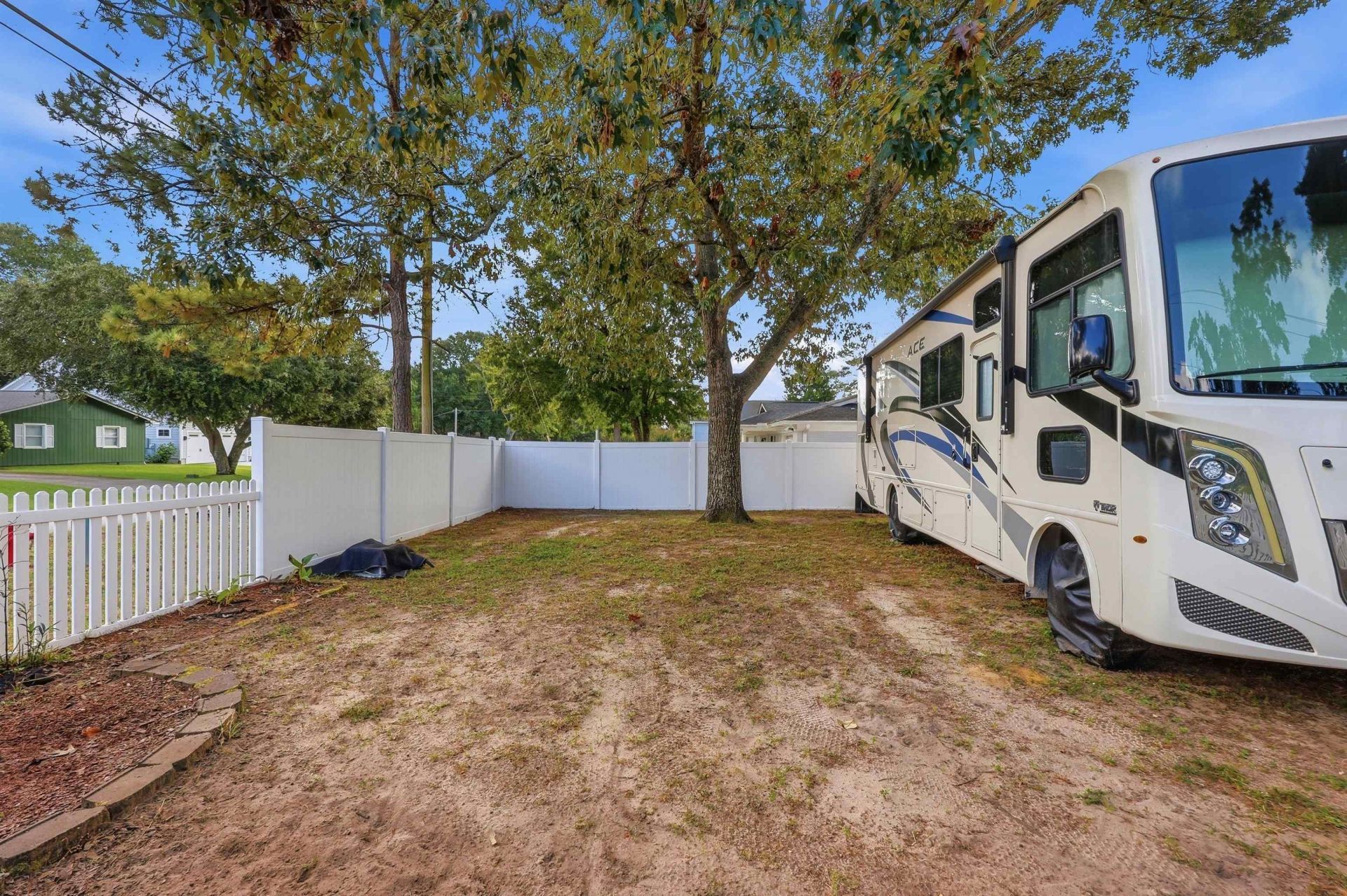 213 N Hollywood Dr. Photo 26
