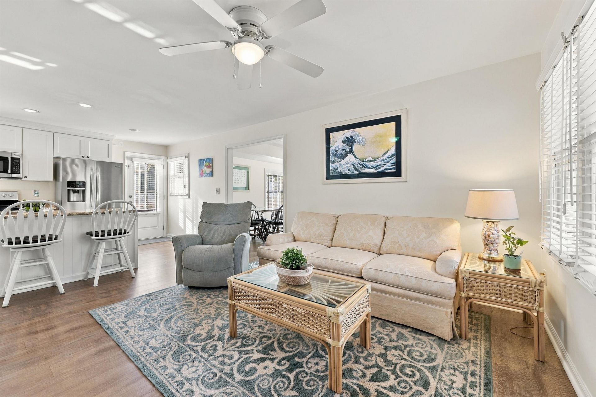 213 N Hollywood Dr. Photo 6