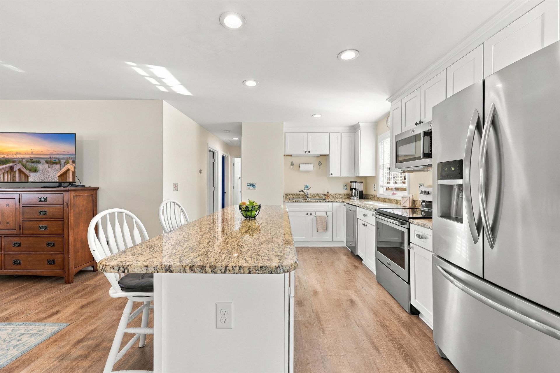 213 N Hollywood Dr. Photo 9