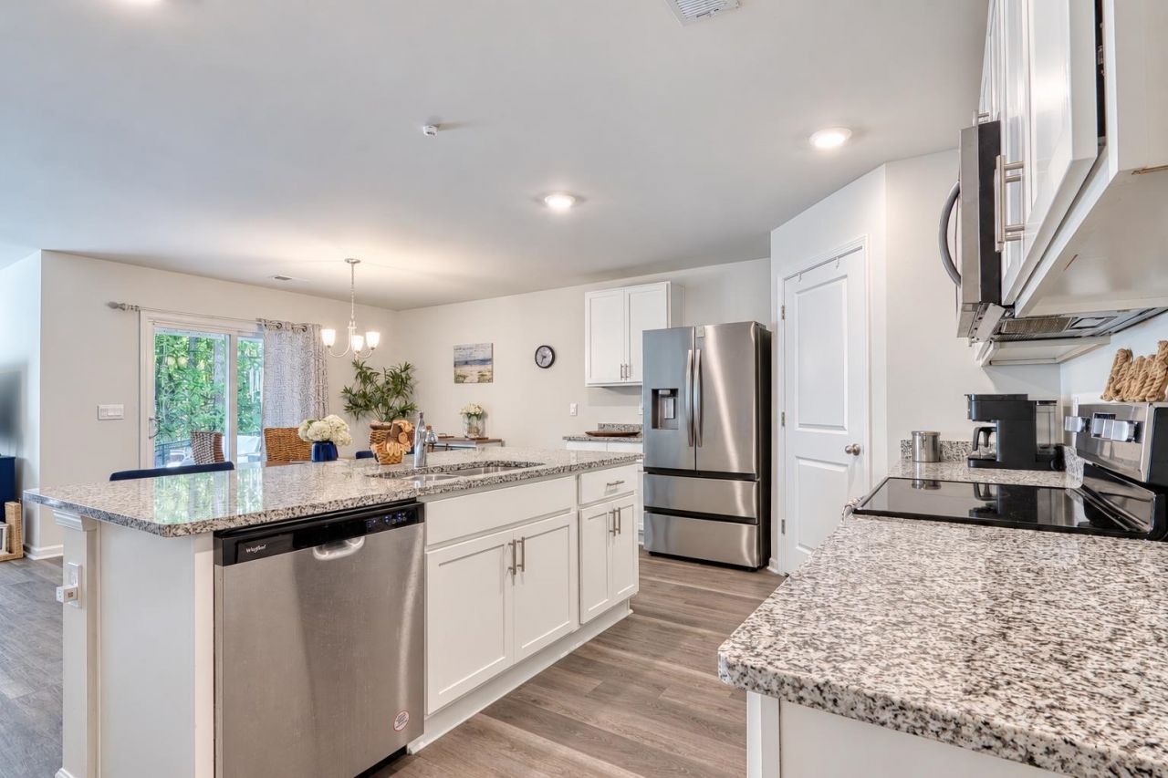 242 Hollandbush Dr.  Photo 6
