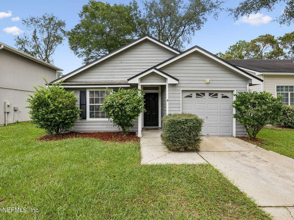 3653 CAROLINE VALE Boulevard, Jacksonville, FL 32277