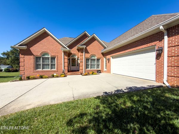 2451 Parris Drive, Lenoir City, TN 37772