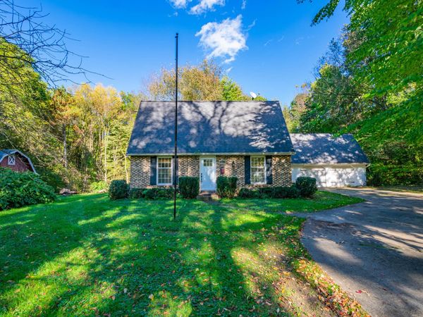 2211 Meachem Road, Battle Creek, MI 49017