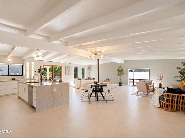 5809 N 11TH Street, Phoenix, AZ 85014