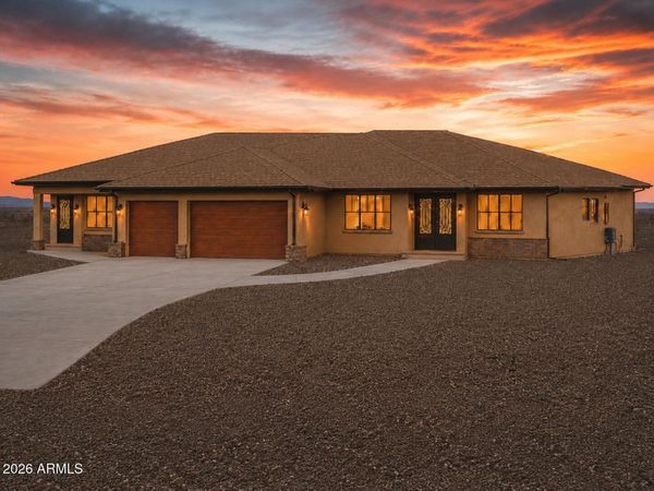 24314 W FERNWOOD Court, Wittmann, AZ 85361