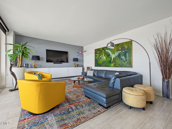 207 W CLARENDON Avenue, Unit C19, Phoenix, AZ 85013