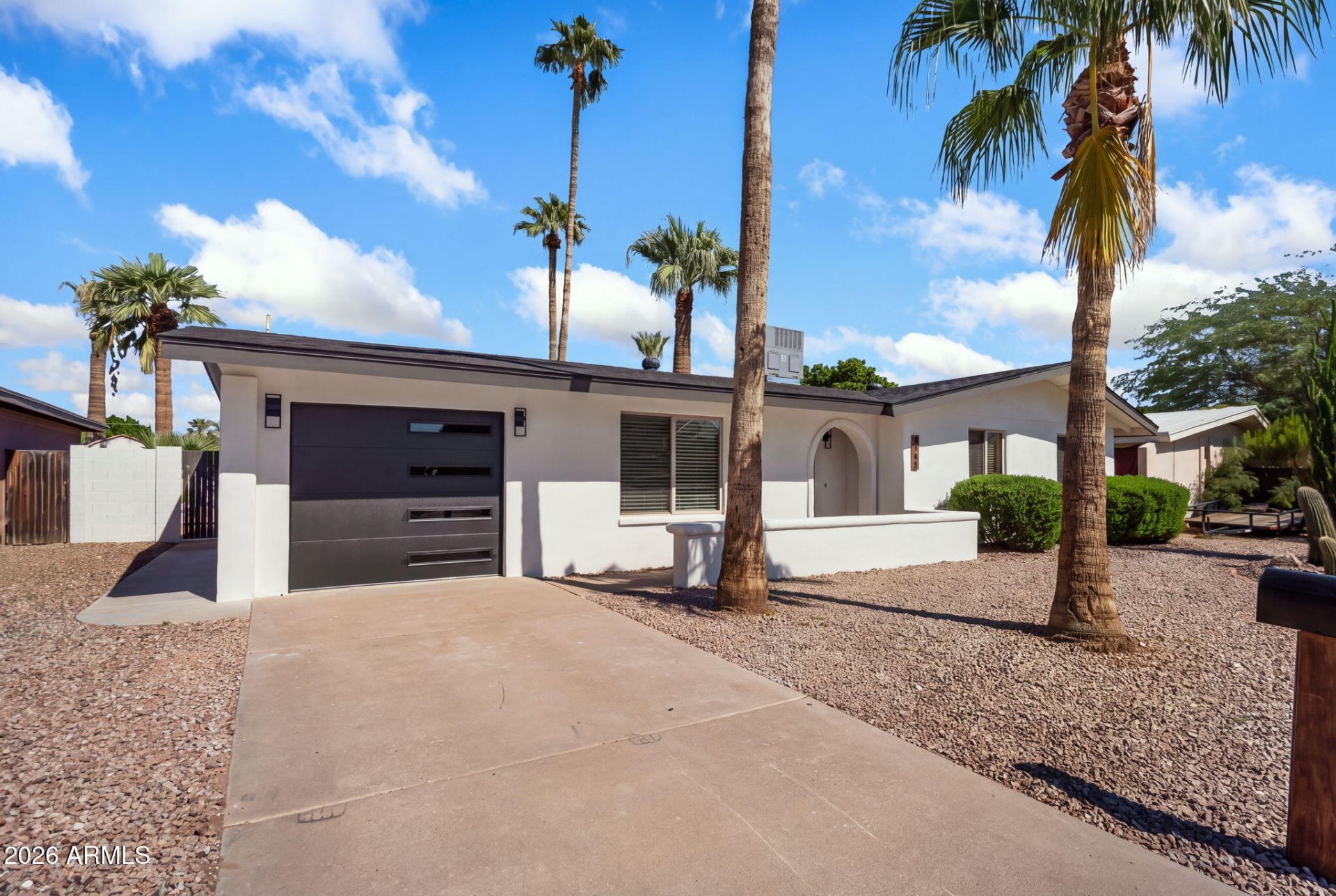 4150 E Cannon Drive, Phoenix, AZ 85028 Main Photo