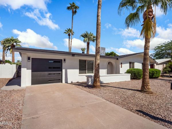 4150 E CANNON Drive, Phoenix, AZ 85028