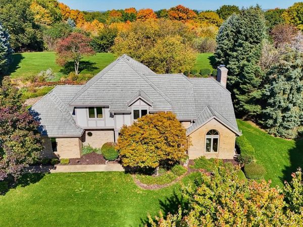 S60W24120 Red Wing DRIVE, Waukesha, WI 53189