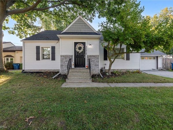 35958 Hiawatha Boulevard , Eastlake, OH 44095