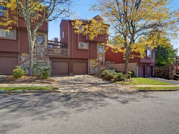 4 Patriot Crossing Ct, Rockaway, NJ 07866