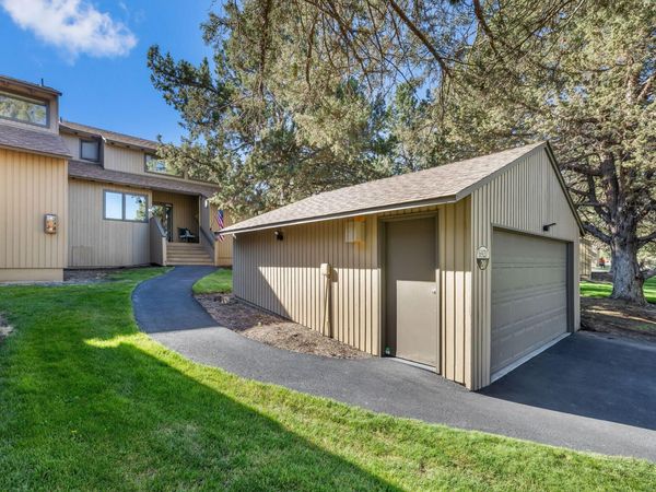 6920 Robin Court, Redmond, OR 97756