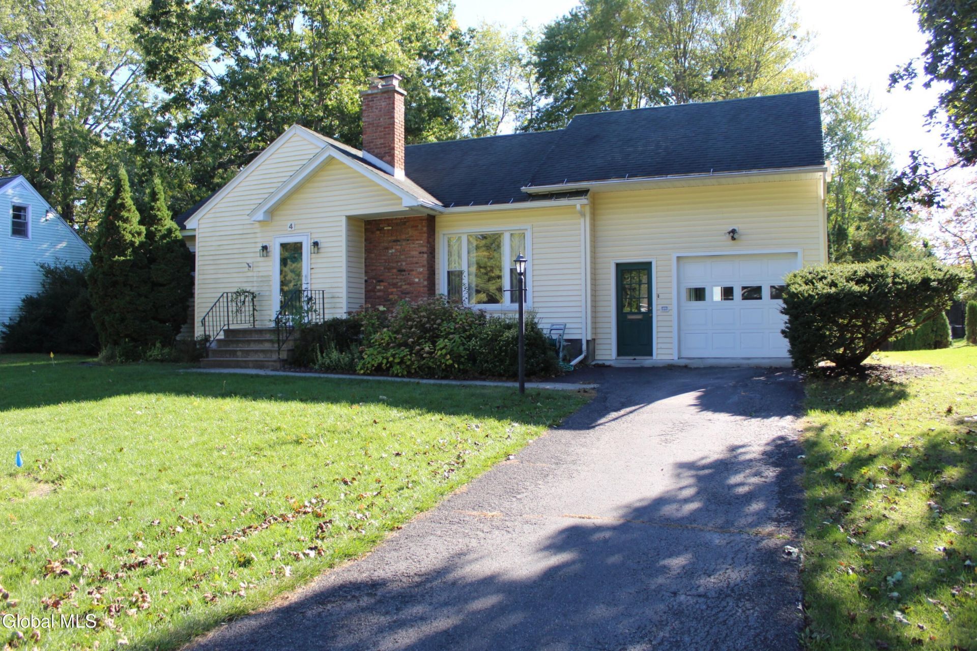 4 Country Road, Albany, NY 12203 Main Photo