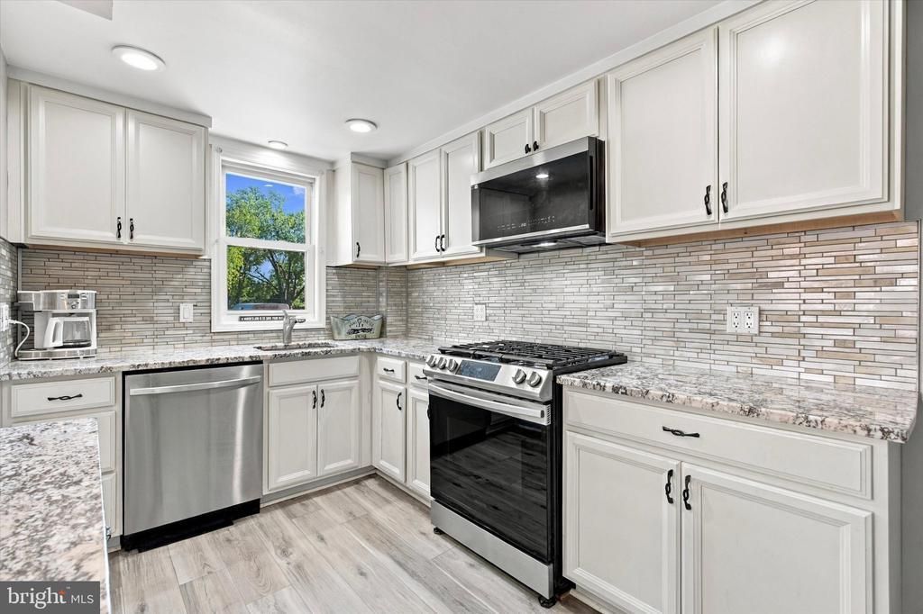 2144 ACADEMY AVENUE, HOLMES, PA 19043