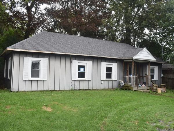1 Near Place, Auburn, NY 13021