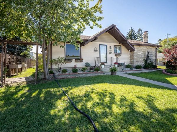 945 W Waterford AVENUE, Milwaukee, WI 53221