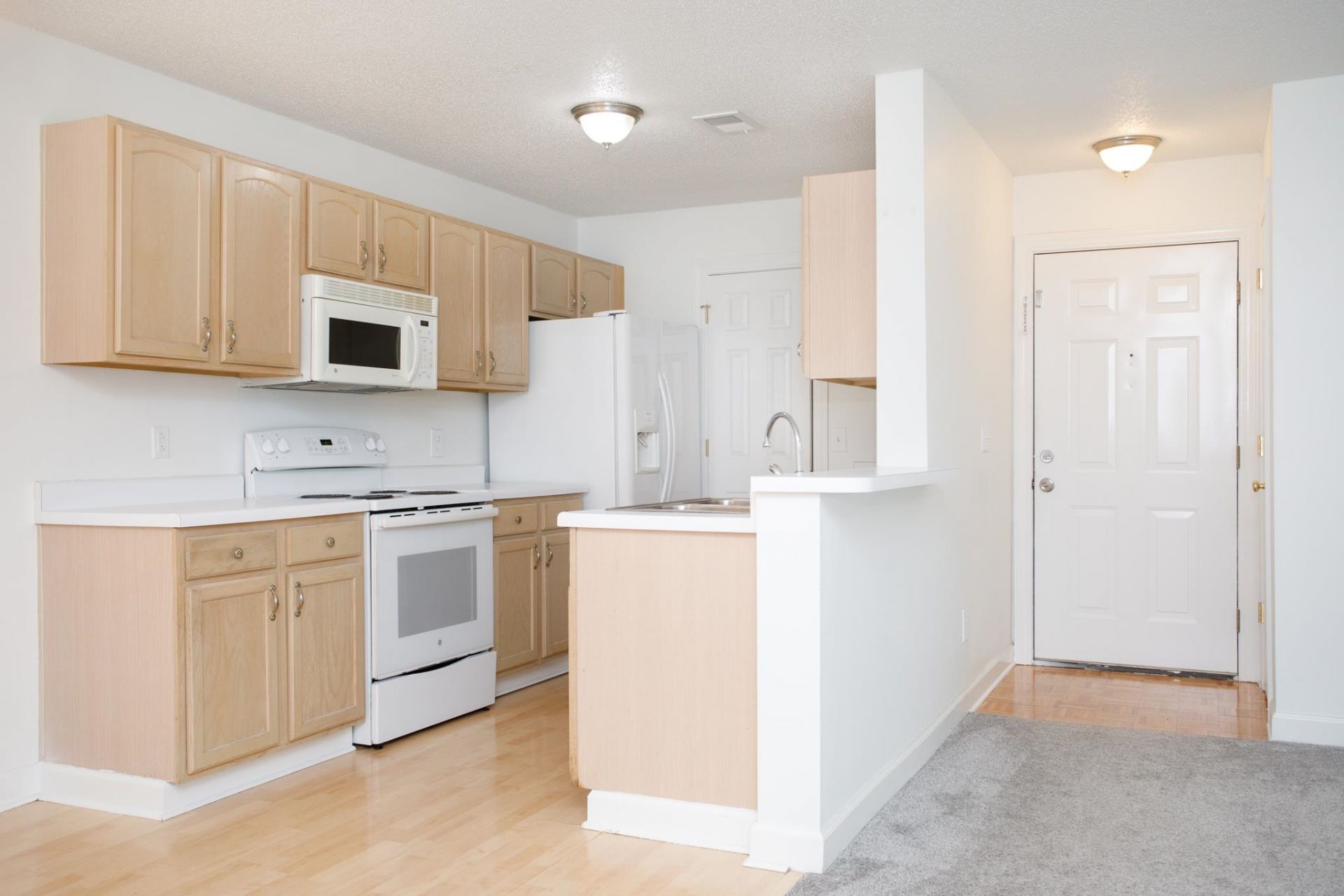 4384 Daphne Ln. Photo 7