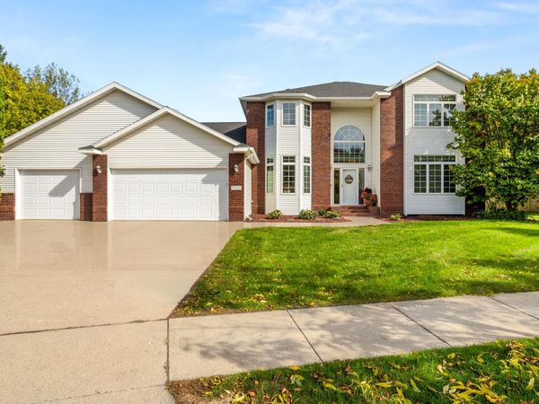 5010 Meadow Creek Drive S, Fargo, ND 58104